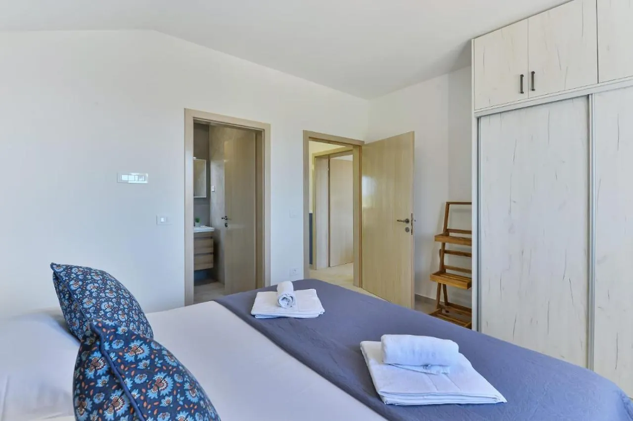 Romantic Villa With Pool, And Whirpool, Sauna, Near Sandy Beach - By Traveler Tourist Agency Krk Id 2379 Bedroom 3 Privlaka  Croatia