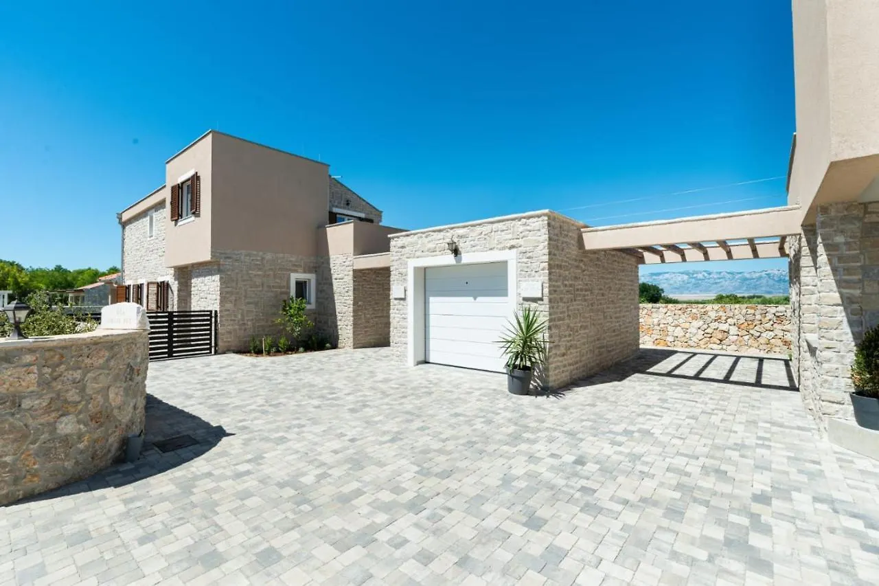 Romantic Villa With Pool, And Whirpool, Sauna, Near Sandy Beach - By Traveler Tourist Agency Krk Id 2379 Bedroom 3 Privlaka  Croatia